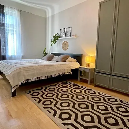3 Bedroom Near The City Center